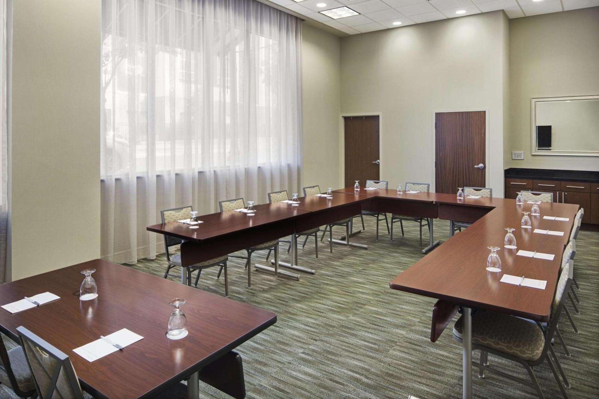 Hampton Inn & Suites Little Rock-Downtown מראה חיצוני תמונה